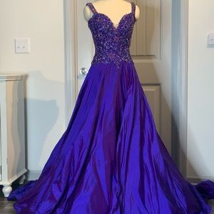 Sherri Hill Contour Gown
